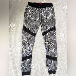 Hot Kiss Mesh Black White Leggings